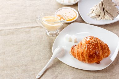 kruvasan masada başka bir tatlılar