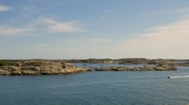 Varg, Gothenburg adalar Adaları kapalı geçen tekne.