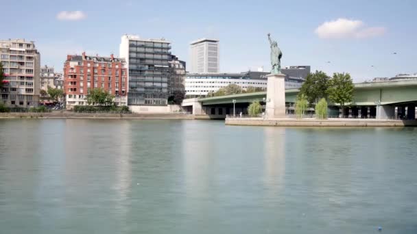 Caducidad París Una Estatua Libertad Estatua Más Pequeña Que Nueva — Vídeos de Stock