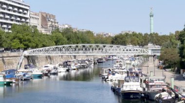 Paris, yaz aylarında 