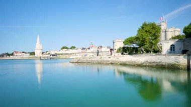 Zaman atlamalı dan La Rochelle, Fransa'nın batısında bir şehir. Eski liman ve onun ünlü kuleleri manzara. Şehrin Charente-Maritime bölümünde yer alır.