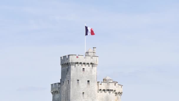 Drapeau Franais Dessus Une Tour Vieux Port Rochelle Une Ville — стокове відео