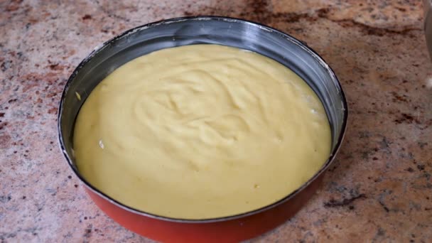 Kuchenzubereitung Kuchenteig Der Einer Butterschale Ruht Das Gericht Kommt Direkt — Stockvideo