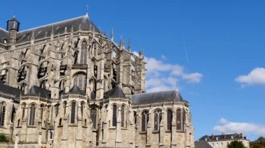 Le Mans Katedrali, Le Mans, Fransa içinde yer alan bir katolik kilisesidir. Katedral Le Mans, kentin ilk Piskopos Saint Julian için adamıştır. Fransa'da: Cathdrale St Julien du Mans..