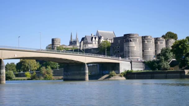 巴斯特尔 从不大桥横跨缅因州河在 Doutre 区和城堡 城市城堡 在缅因州 卢瓦尔和支付 卢瓦尔地区 在法国 — 图库视频影像