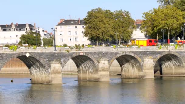 Verdun Bridge Angers France Vaulted Bridge Two Traffic Lanes Cars — Stock Video