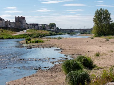Bir ili ve komün Kuzey-Merkez Fransa Orleans olduğunu. 