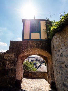 CIT Plantagent, Le Mans eski kasaba olan merdivenlerde. Le Mans Fransız Batı bir şehirdir.
