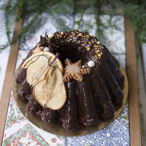 Pastel Tradicional Frutas Navideñas Pudín Esmalte Chocolate Decorado Con Galletas — Foto de Stock