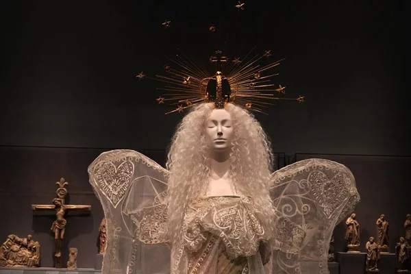 Nueva York Mayo 2018 Heavenly Bodies Moda Imaginación Católica Museo — Foto de Stock