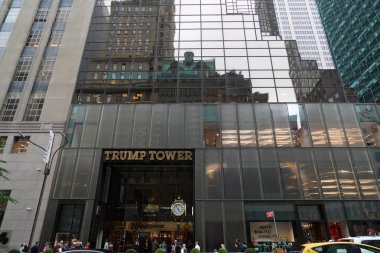 Donald Trump sonra Trump Tower new kentin simgelerinden New York, ABD - 27 Mayıs 2018 - insanlara yeni Amerika Başkanı seçildi.