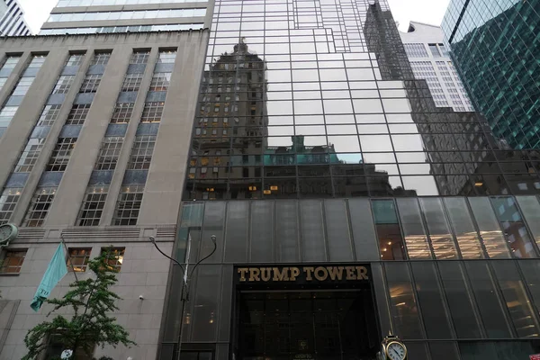 Nova Iorque Eua Maio 2018 Pessoas Trump Tower Novo Marco — Fotografia de Stock