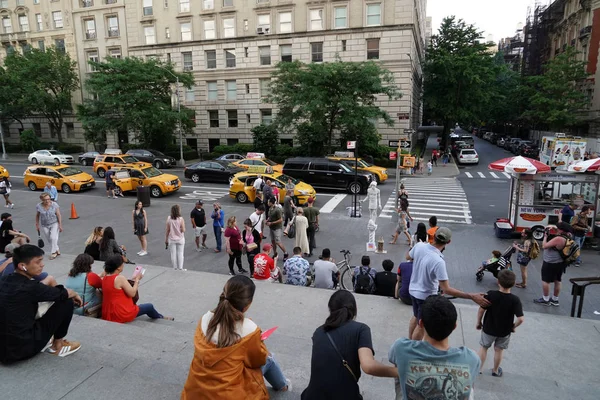 New York Usa Května 2018 Žijící Socha Umělec Mimo Met — Stock fotografie