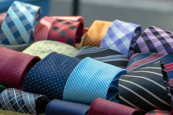 Corbata Seda Diferentes Colores Soporte Exhibición — Foto de Stock