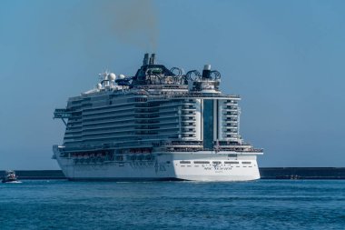 Genoa, İtalya - 17 Haziran 2018 - Msc Seaview kural kitabı cruise gemi tasarım, açık ve kapalı alanlarda karıştırma yeniden yazar. İki cam katlı podyumları ve panoramik asansörler muhteşem manzaraları.