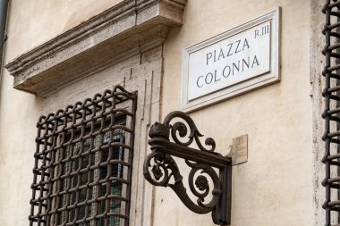 Piazza colonna Roma Caddesi oturum kapat