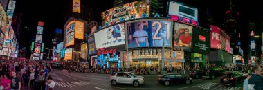 Önemli ticari kavşak, turizm, eğlence merkezi ve bulunduğu Midtown Manhattan'ın New York, ABD - 25 Mayıs 2018 - Times Square olduğunu