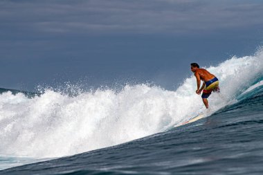 Tahiti, Fransız Polinezyası - 5 Ağustos 2018 - Teahupoo BT bölümünün yıllık Billabong Pro Tahiti sörf rekabet Wsl Şampiyonası Tur olay için sörf break bilinen Şampiyonlar ve ağır, cam gibi dalgalar deniz ediyor, 