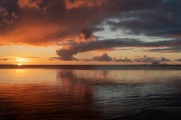 Wunderschöner Sonnenuntergang Französischer Polynesienlandschaft — Stockfoto