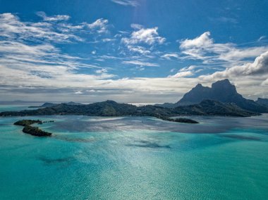 Bora Bora Adası Fransız Polinezyası lagün havadan görünümü panorama manzara