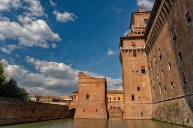 Estense kale Ferrara İtalya güneşli