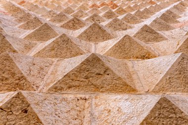 Ferrara elmas Sarayı piramit cephe görünümü
