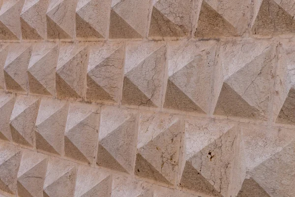 Ferrara Diamant Palast Pyramide Fassade Ansicht — Stockbild Ferrara Diamant Palast Pyramide Fassade Ansicht — Stockfoto