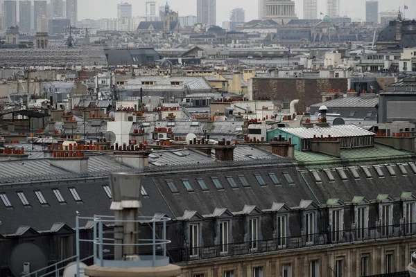 Pariser Dachschornstein Und Stadtansichten — Stockfoto