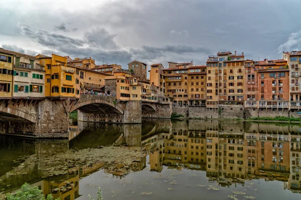 Ponte Vecchio Köprü Floransa Yansıma Görünümü Manzara Panorama — Stok fotoğraf