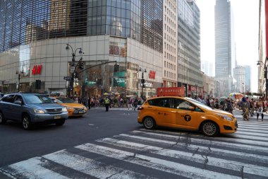 Önemli ticari kavşak, turizm, eğlence merkezi ve bulunduğu Midtown Manhattan'ın New York, ABD - 25 Mayıs 2018 - Times Square olduğunu