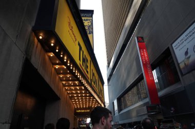 Önemli ticari kavşak, turizm, eğlence merkezi ve bulunduğu Midtown Manhattan'ın New York, ABD - 25 Mayıs 2018 - Times Square olduğunu