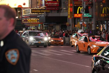 Önemli ticari kavşak, turizm, eğlence merkezi ve bulunduğu Midtown Manhattan'ın New York, ABD - 25 Mayıs 2018 - Times Square olduğunu