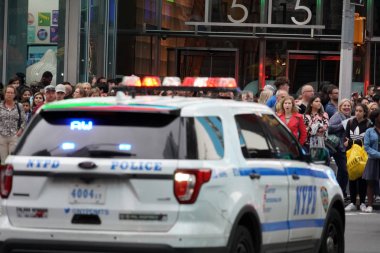 Önemli ticari kavşak, turizm, eğlence merkezi ve bulunduğu Midtown Manhattan'ın New York, ABD - 25 Mayıs 2018 - Times Square olduğunu