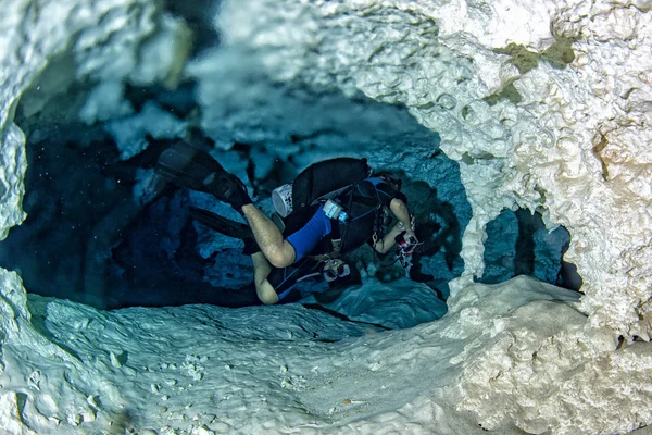 Efecto Haloclina Mientras Las Aletas Mezclan Sal Agua Dulce Mientras —  Fotos de Stock