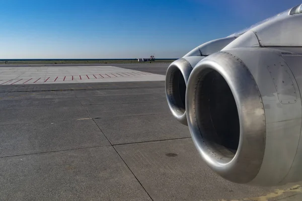 Avião Jet Detalhes Motor Turbina Gás Pronto Para Decolar — Fotografia de Stock