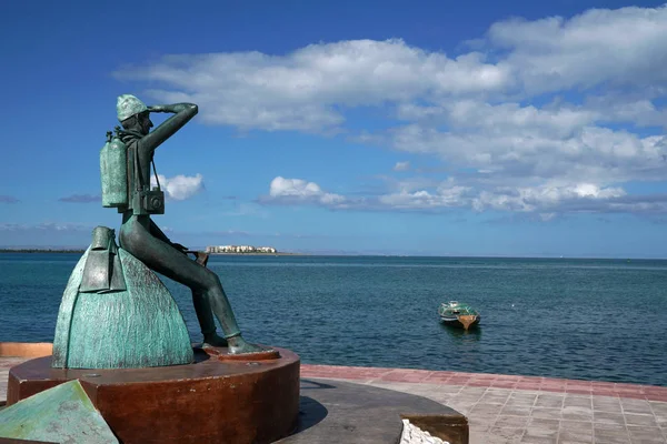 墨西哥南州拉巴斯的卡斯特考雕像靠近海滨长廊 Malecon — 图库照片