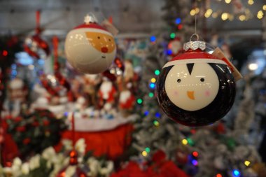 Xmas ağacı süs eşyaları ve dekorasyonlar, geleneksel semt pazarı