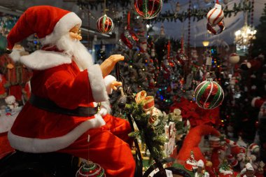 Xmas ağacı süs eşyaları ve dekorasyonlar, geleneksel semt pazarı