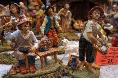 Xmas ağacı süs eşyaları ve dekorasyonlar, geleneksel semt pazarı