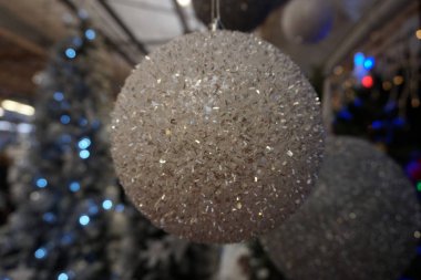 Xmas ağacı süs eşyaları ve dekorasyonlar, geleneksel semt pazarı