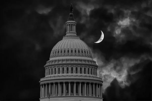 Half Moon Bakgrund Washington Capitol Natten — Stockfoto