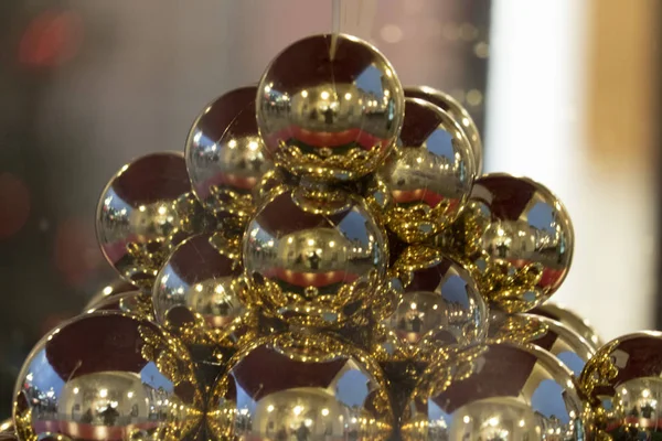 Street Christmas Tree Decorations Lights Xmas Golden Balls — Stock Photo, Image