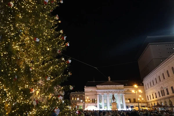 Genoa Italia Diciembre 2018 Navidad Celebración Ferrari Lugar Árbol Luz — Foto de Stock