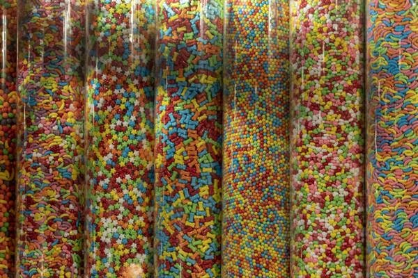 Muchos Caramelos Una Tienda Dentro Cilindros Diferentes Colores —  Fotos de Stock