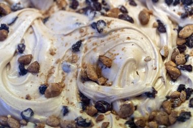 badem ve kuru üzüm İtalyan dondurma detay yakın çekim