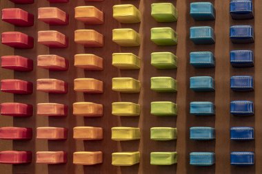 birçok farklı renkler cep telefonu akıllı telefon ekran kürsüye kapsar