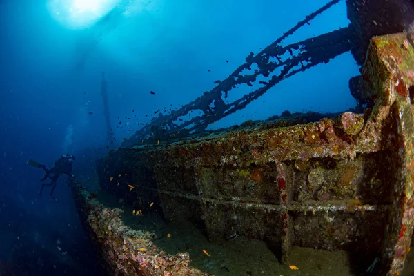 Scuba Diver Dsilhouette Iving Ship Wreck Underwater Maldives — Stock Photo, Image