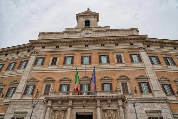 利欧是一座宫殿在罗马和意大利众议院的座位 — 图库照片