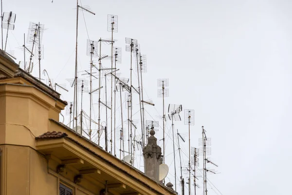 Nombreuses Antennes Télévision Dans Toit Palais Rome — Photo