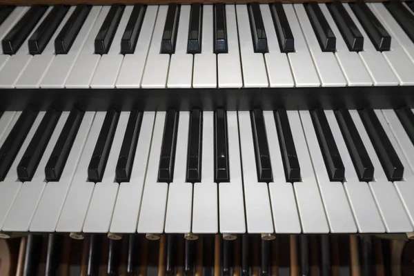 Órgano de la iglesia detalle teclado doble —  Fotos de Stock